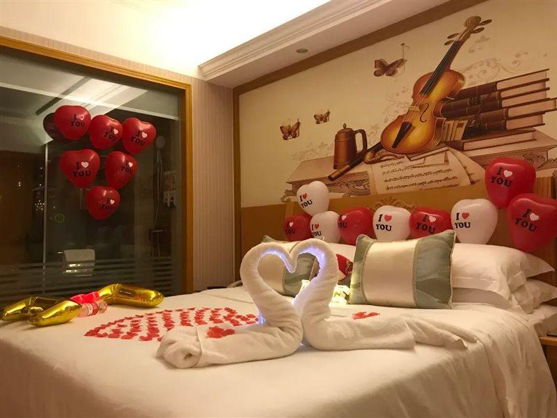 Vienna Hotel Banxuegang Road เซินเจิ้น ภายนอก รูปภาพ