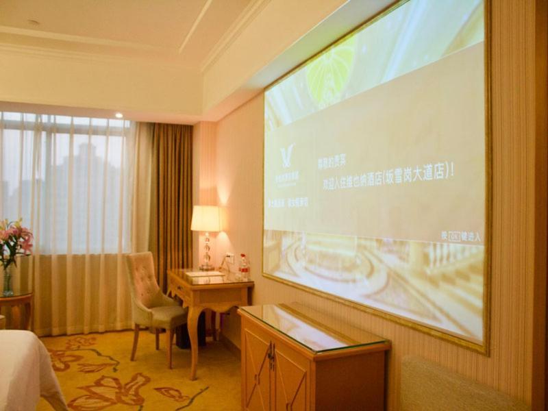 Vienna Hotel Banxuegang Road เซินเจิ้น ภายนอก รูปภาพ