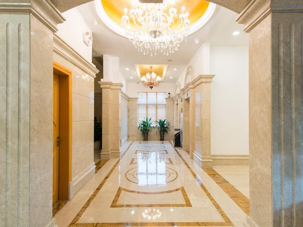 Vienna Hotel Banxuegang Road เซินเจิ้น ภายนอก รูปภาพ