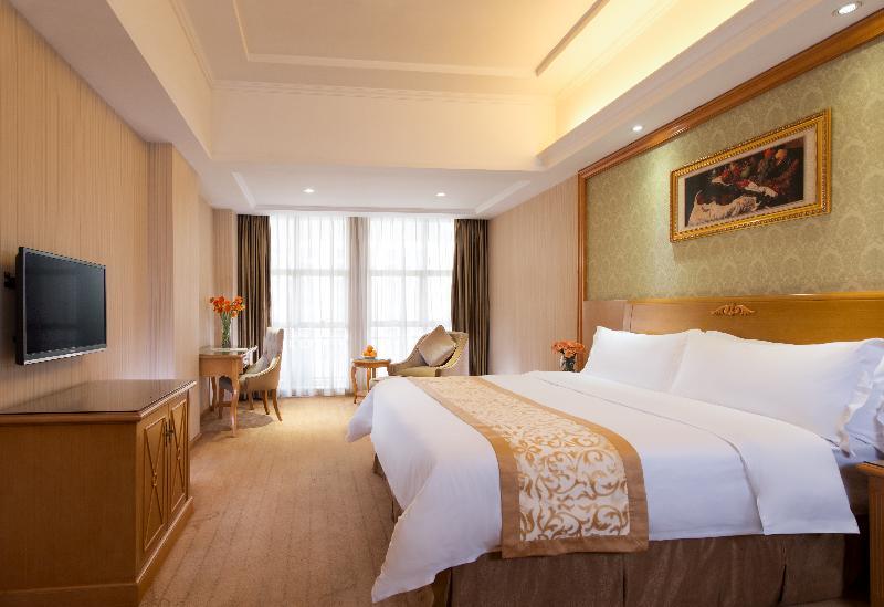 Vienna Hotel Banxuegang Road เซินเจิ้น ภายนอก รูปภาพ